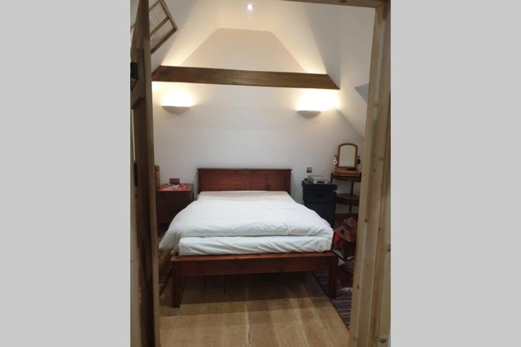 Traditional Coach House In Rural Private Estate. 예오빌 외부 사진